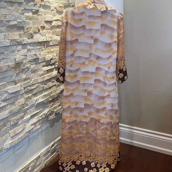 Vintage 1970s House Coat - Picture 9 of 10